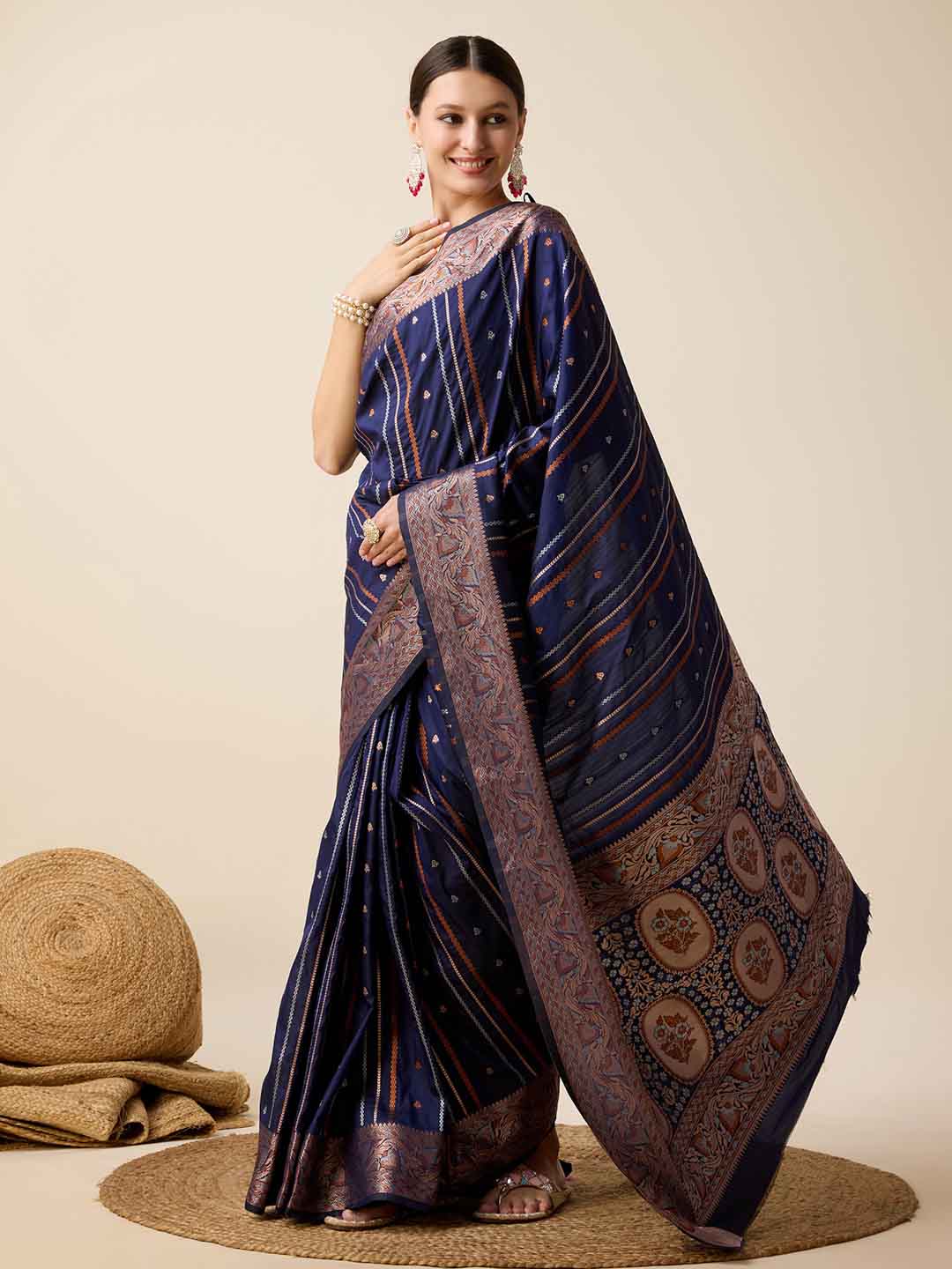 Urban Pallu Woven Design Silk Blend Party Saree