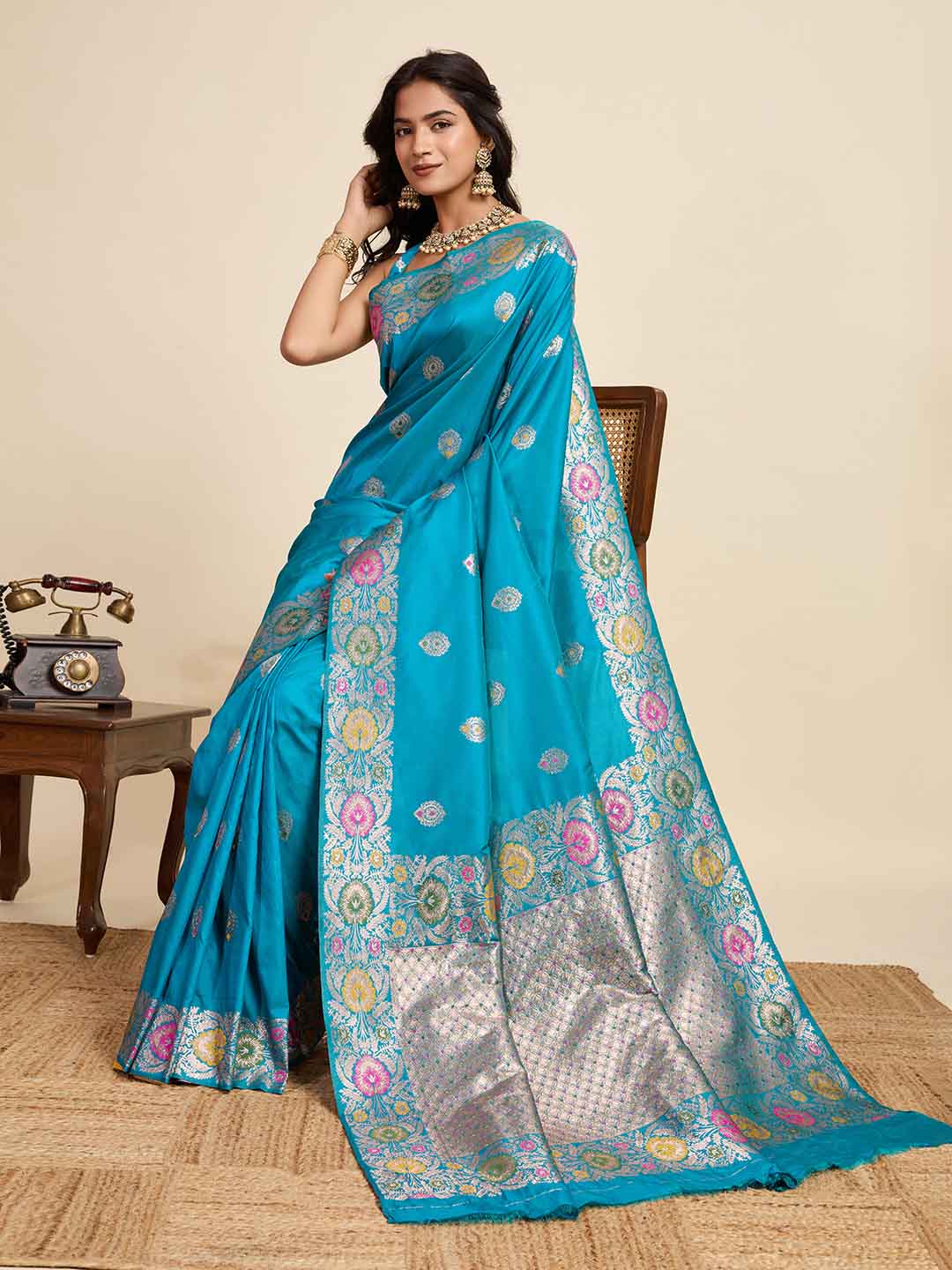 Urban Pallu Woven Design Silk Blend Party Saree