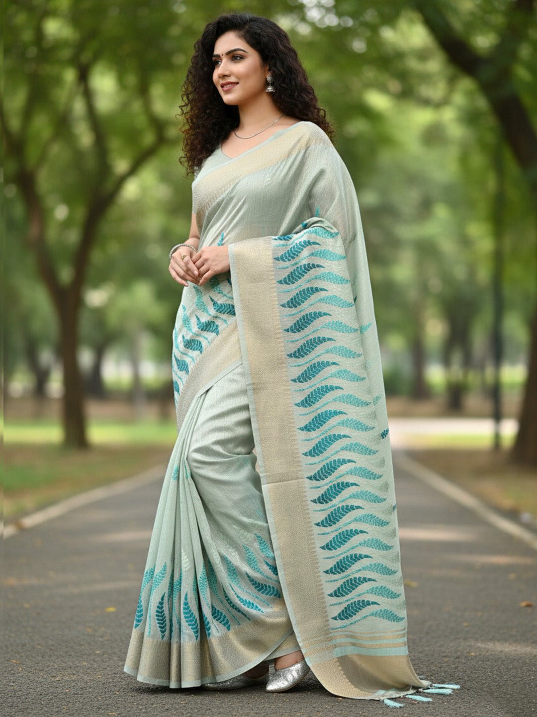 Urban Pallu Floral Sequinned Silk Blend Fusion Saree