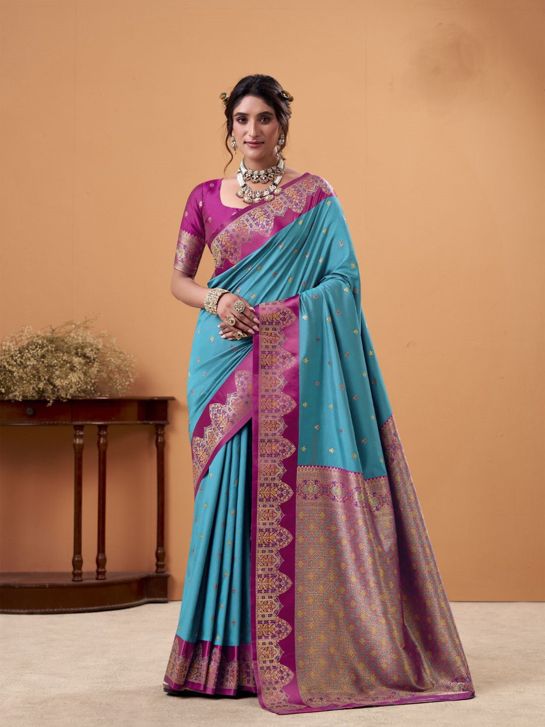 Urban Pallu Solid Silk Blend Festive Saree