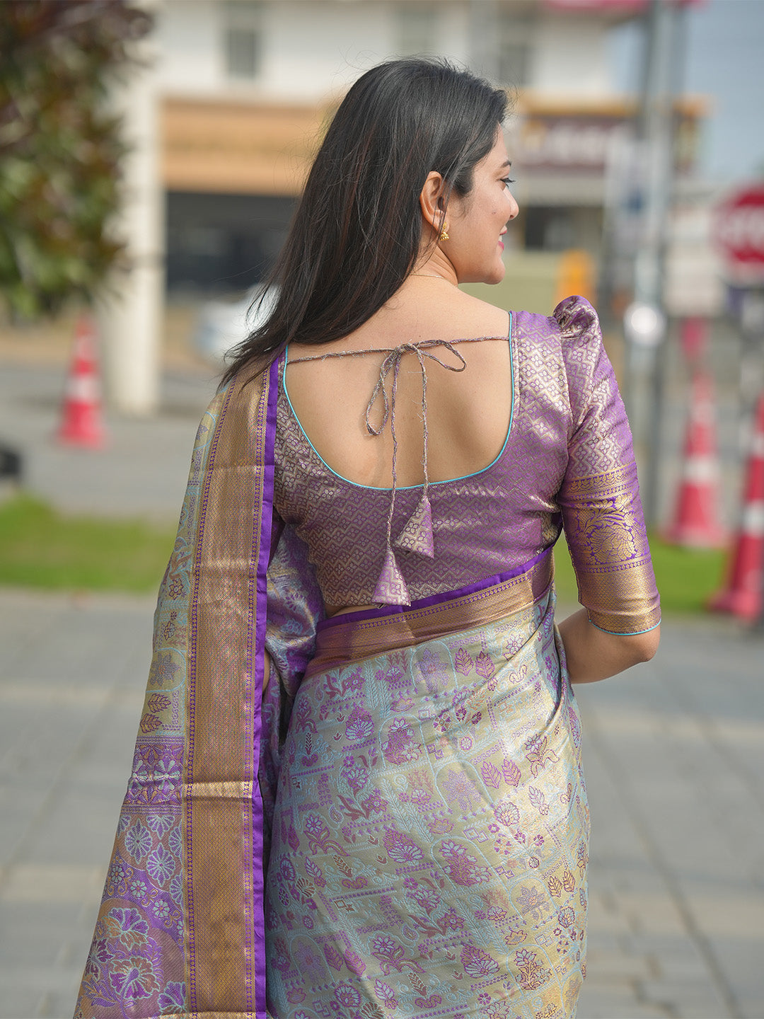 Urban Pallu Woven Design Silk Blend Traditional Saree