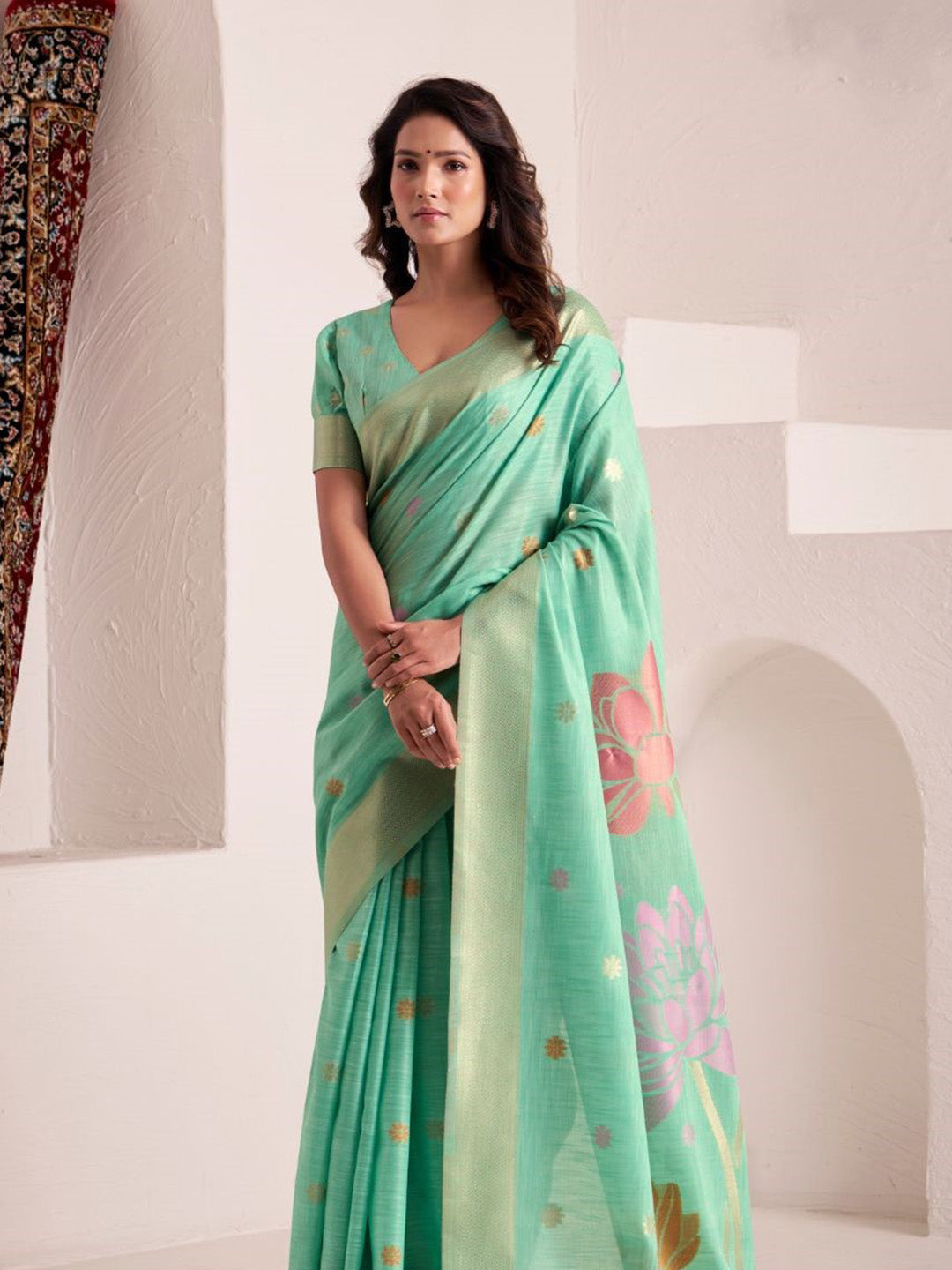 Urban Pallu Woven Design Silk Blend Daily Saree