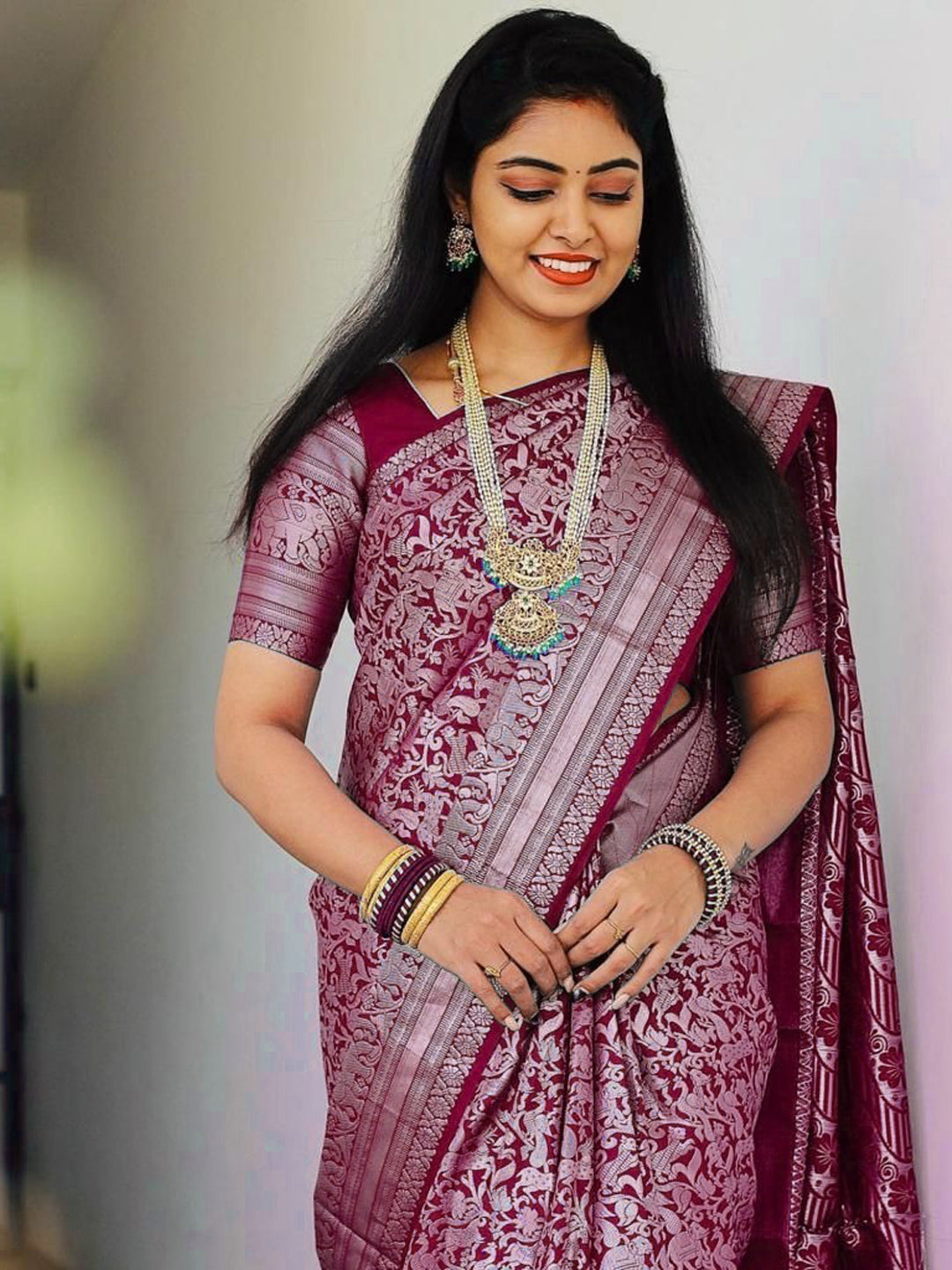 Urban Pallu Woven Design Silk Blend Traditional Saree