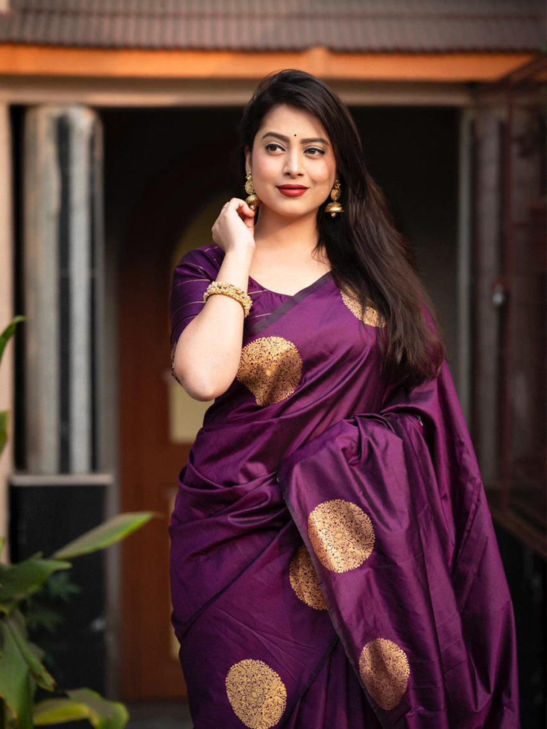 Urban Pallu Woven Design Silk Blend Work Saree
