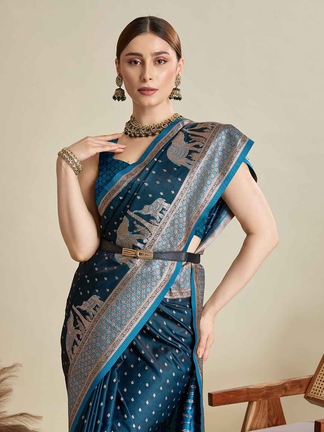 Urban Pallu Woven Design Silk Blend Party Saree