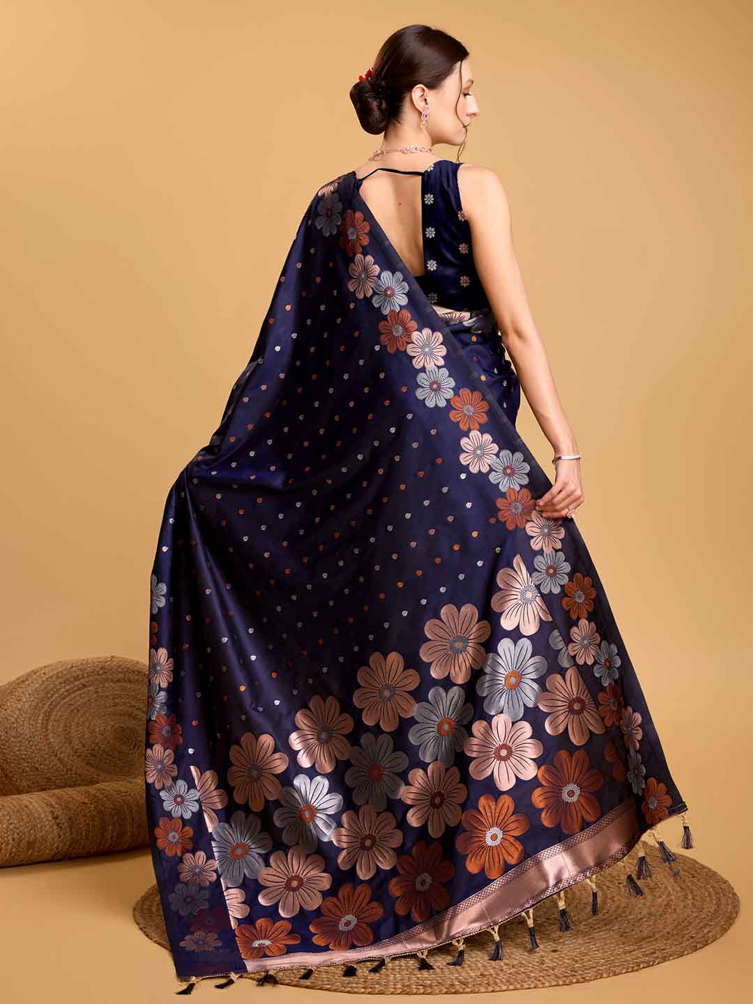 Urban Pallu Woven Design Silk Blend Party Saree