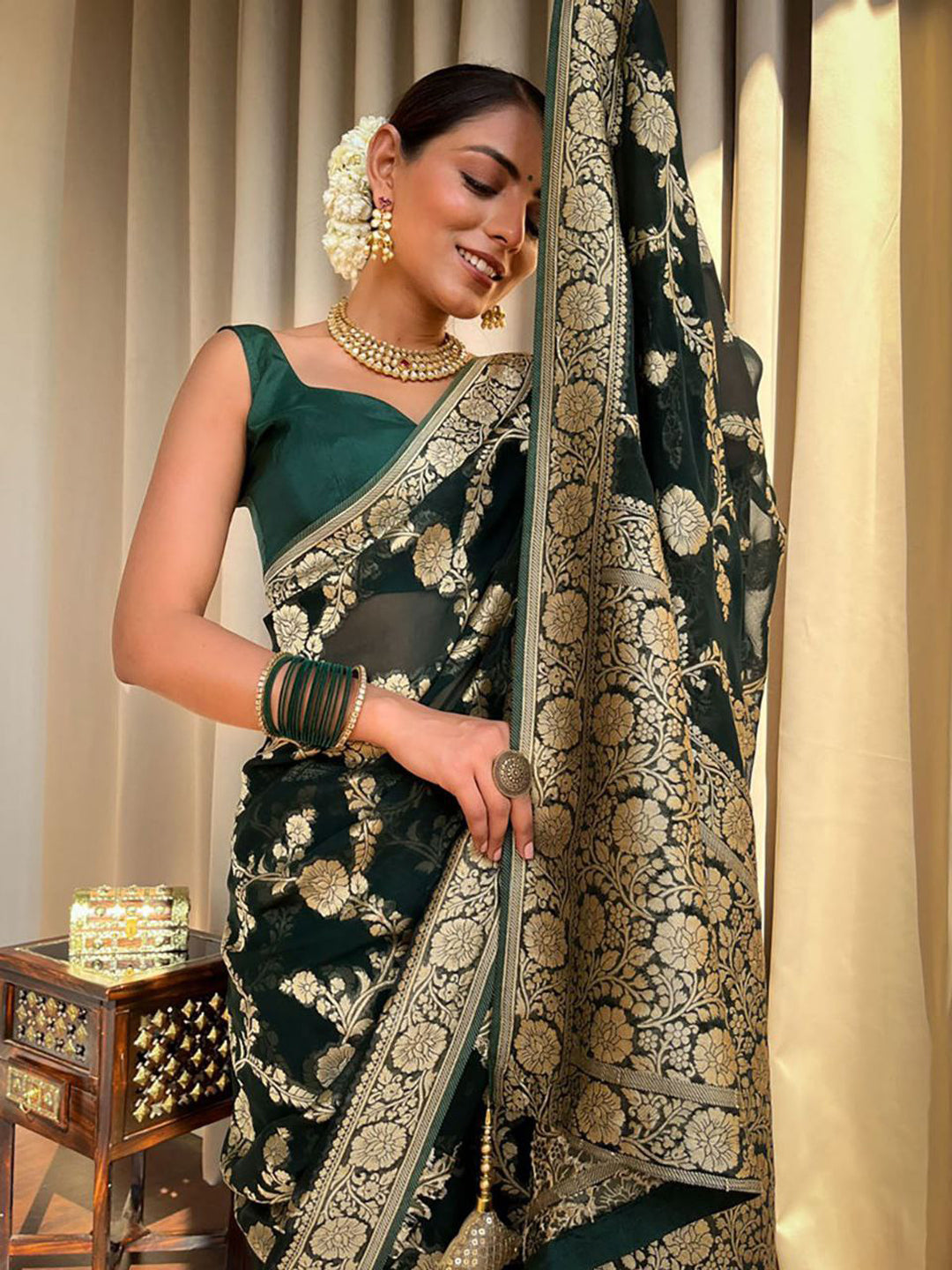 Urban Pallu Woven Design Silk Blend Traditional Saree