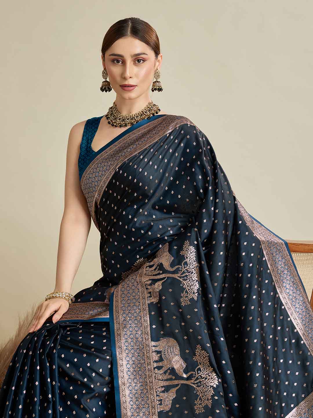 Urban Pallu Woven Design Silk Blend Party Saree