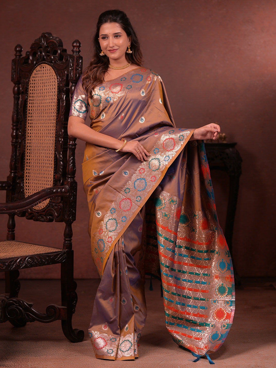 Urban Pallu Woven Design Silk Blend Traditional Saree