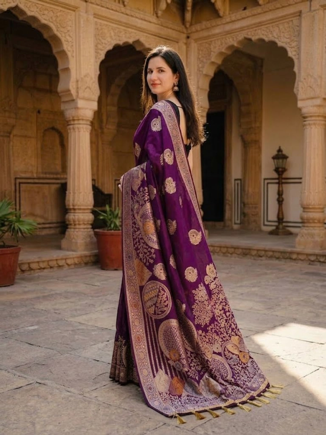 Urban Pallu Woven Design Silk Blend Traditional Saree