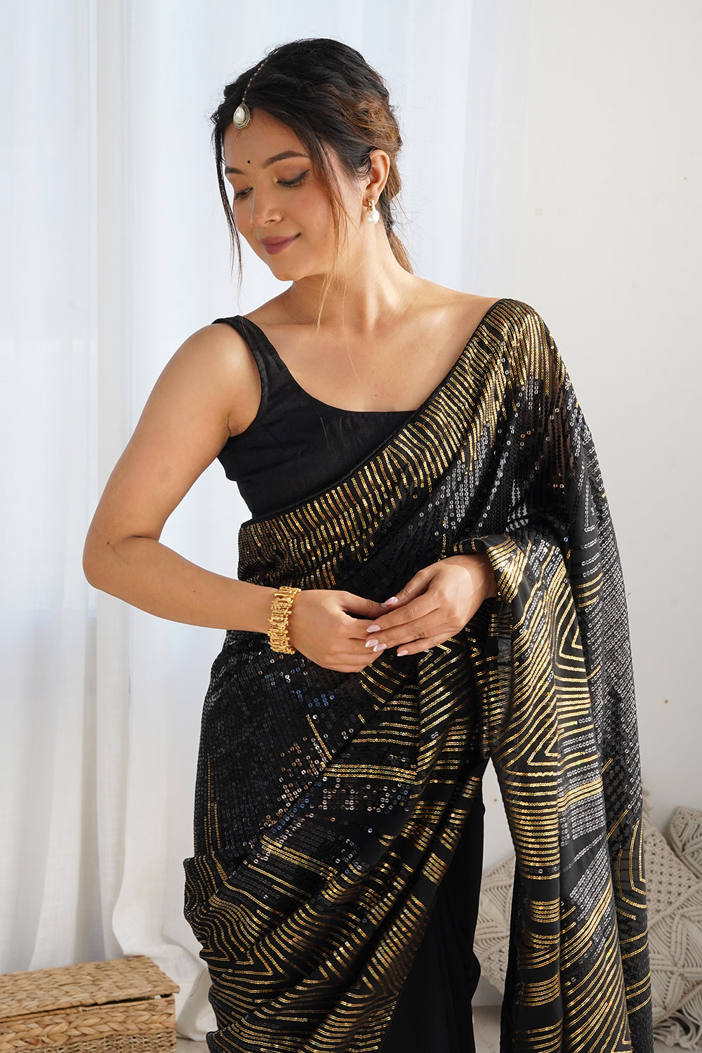 Urban Pallu Solid Poly Georgette Festive Saree