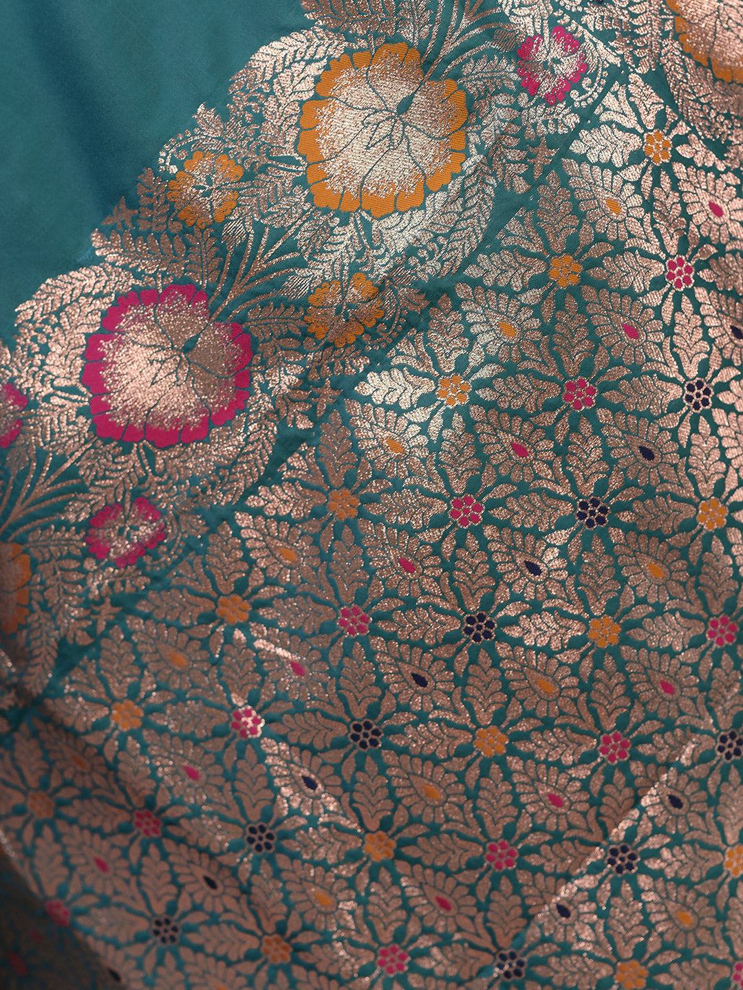 Urban Pallu Woven Design Silk Blend Traditional Saree