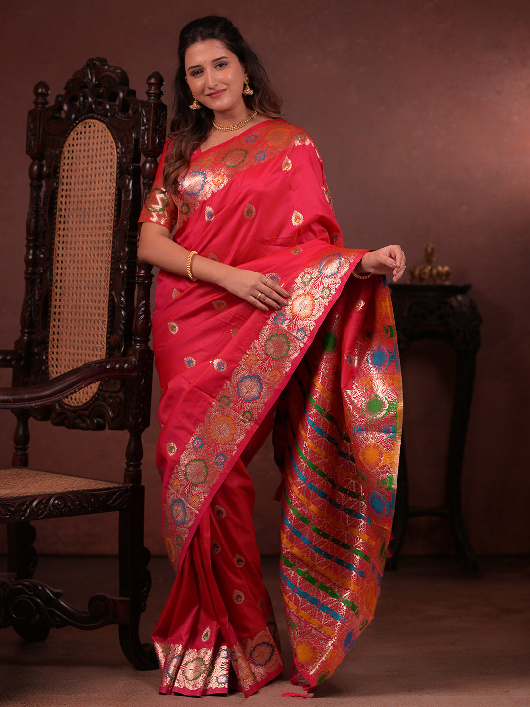 Urban Pallu Woven Design Silk Blend Traditional Saree