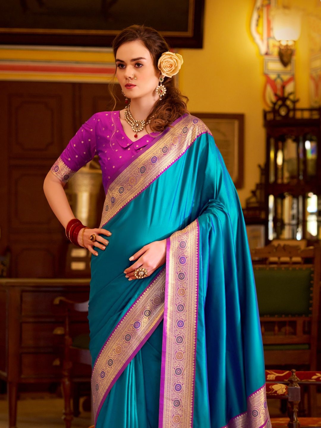Urban Pallu Woven Design Silk Blend Daily Saree