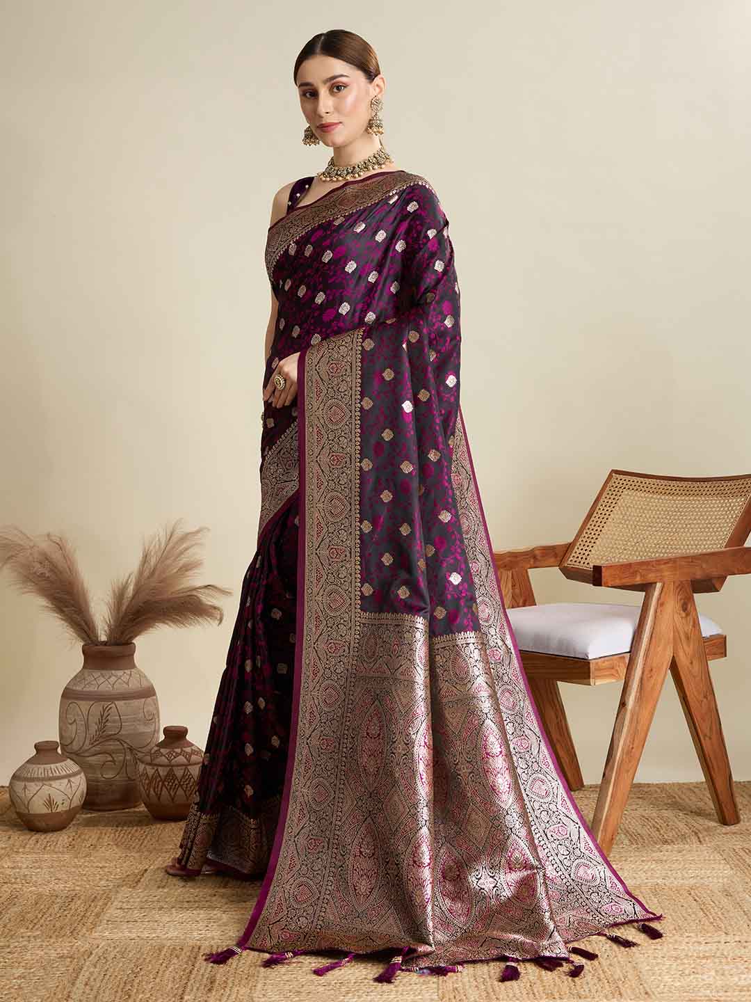 Urban Pallu Woven Design Silk Blend Party Saree