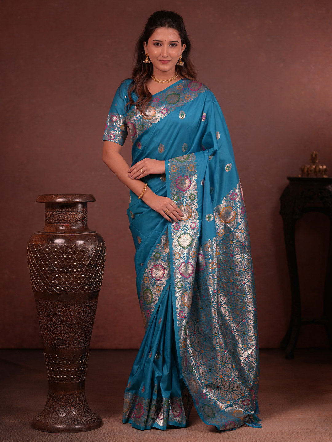 Urban Pallu Woven Design Silk Blend Traditional Saree