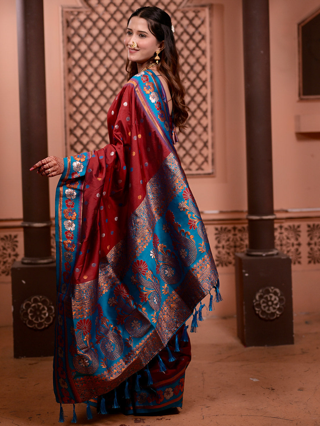 Urban Pallu Woven Design Silk Blend Traditional Saree