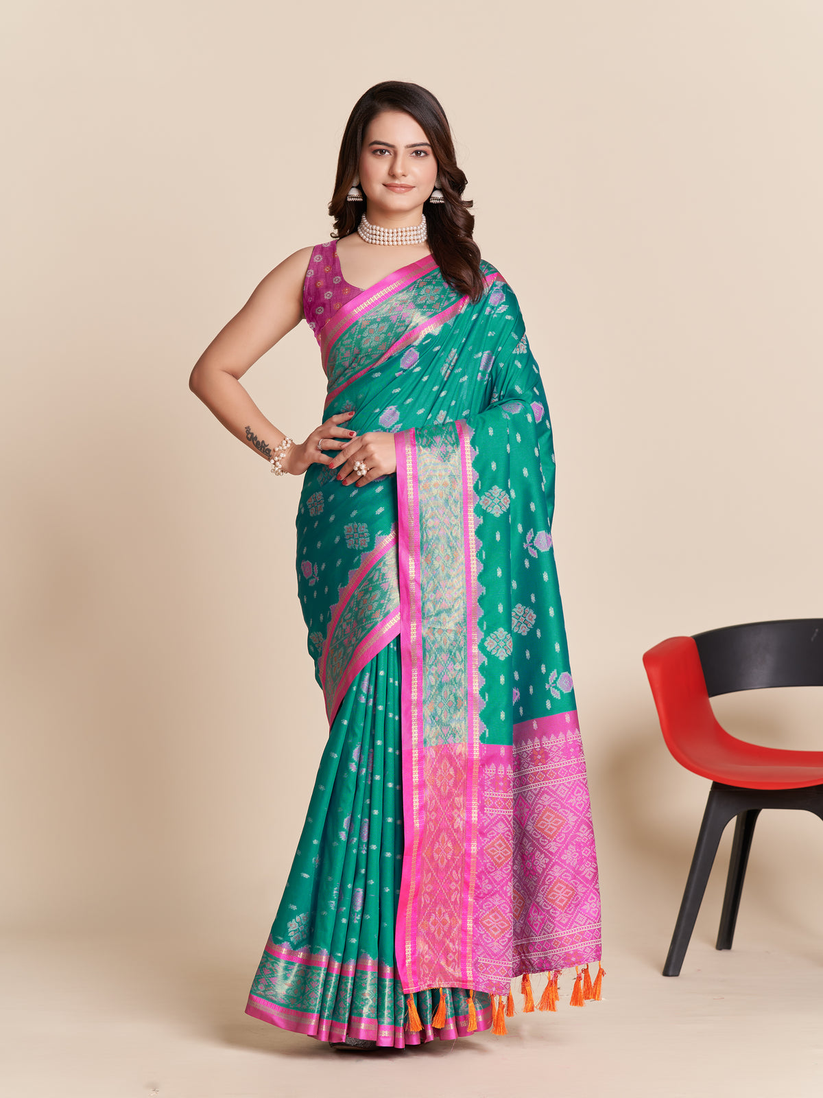 Urban Pallu Woven Design Silk Blend Party Saree