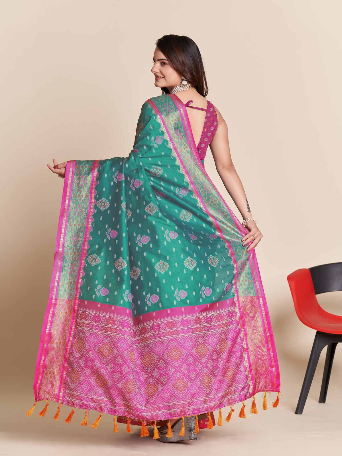 Urban Pallu Woven Design Silk Blend Party Saree