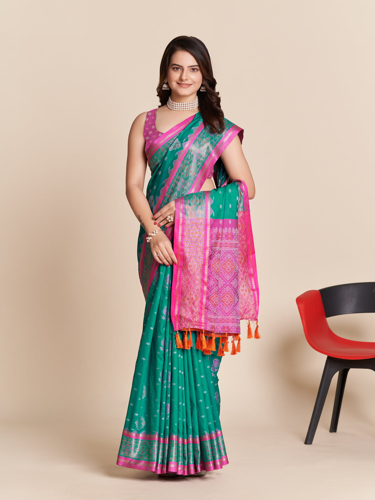 Urban Pallu Woven Design Silk Blend Party Saree