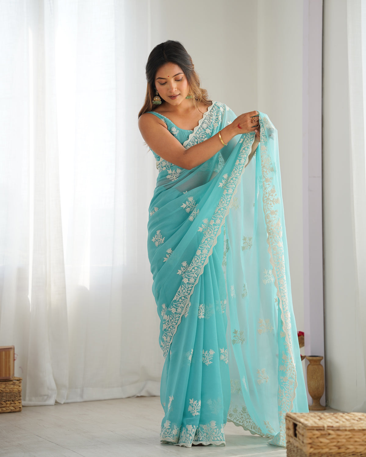 Urban Pallu Embroidered Organza Party Saree