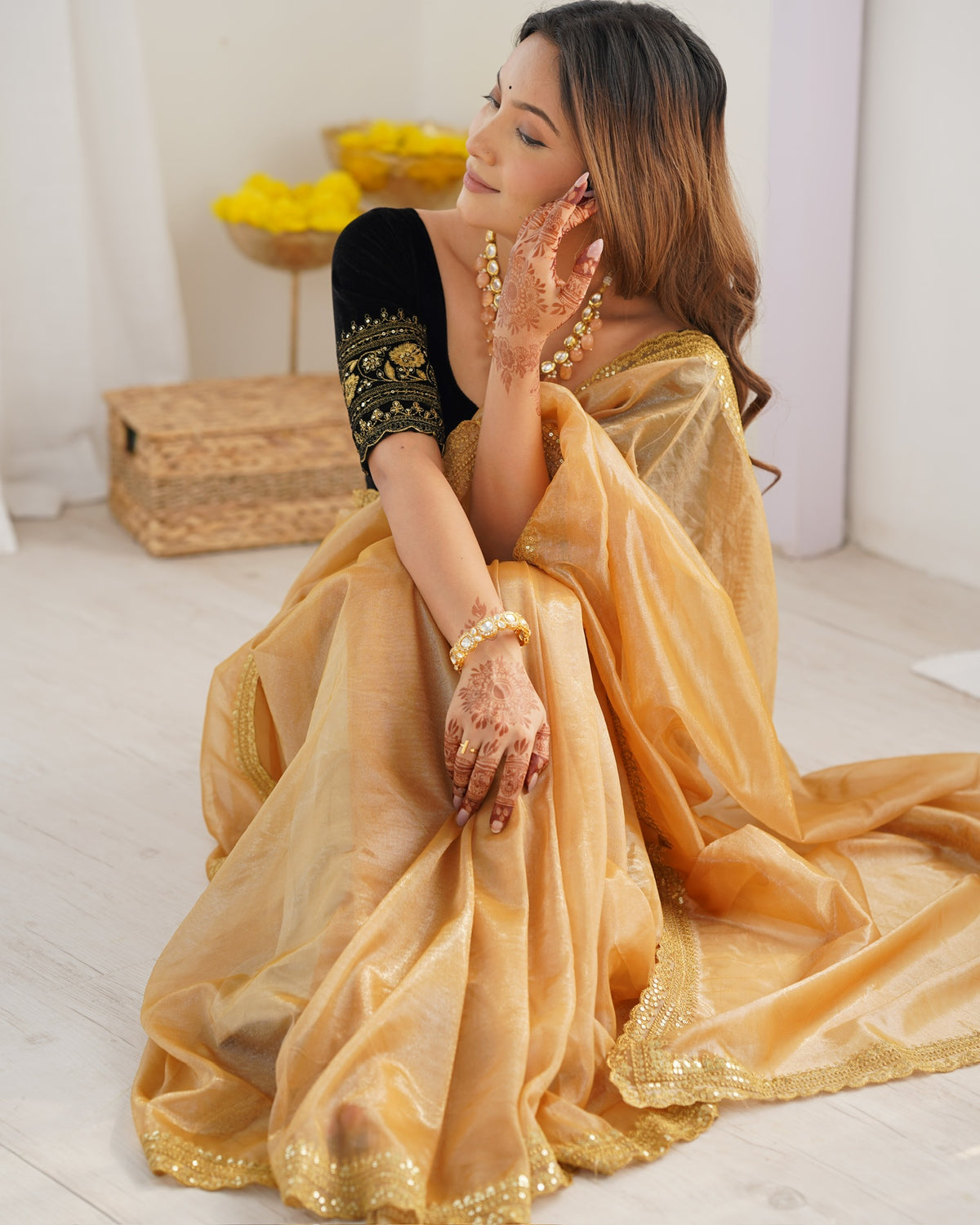 Urban Pallu Solid Organza Party Saree