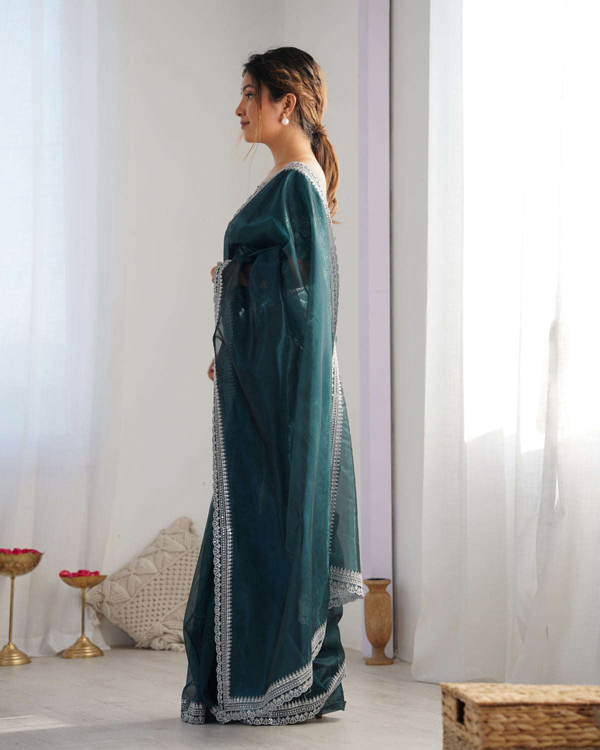 Urban Pallu Solid Organza Party Saree