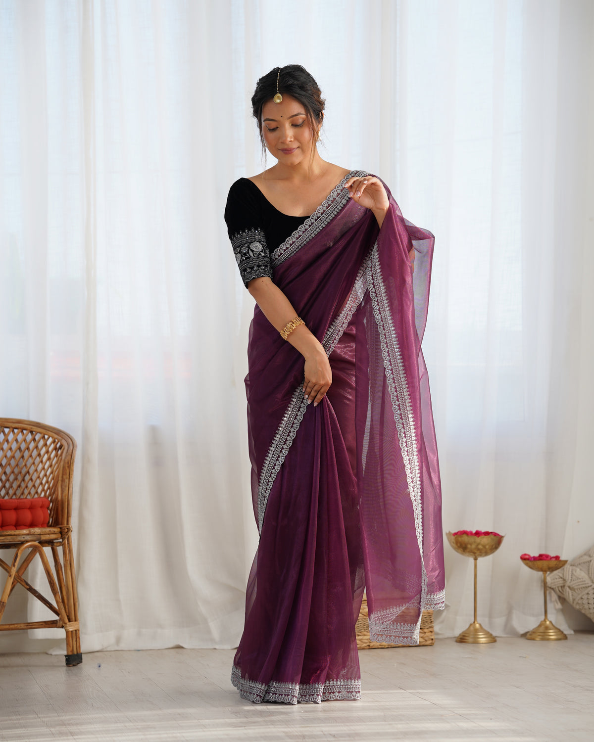 Urban Pallu Solid Organza Party Saree