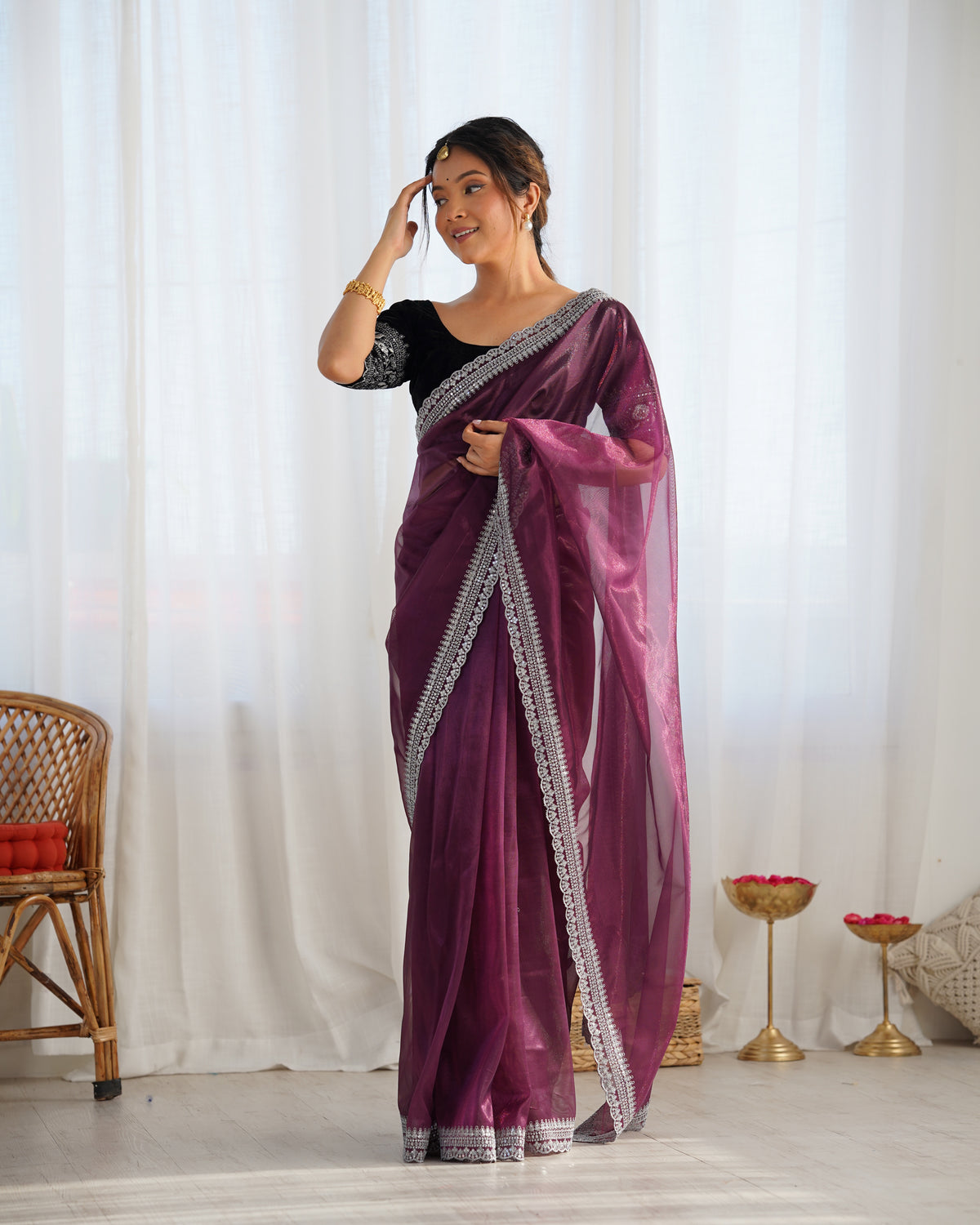 Urban Pallu Solid Organza Party Saree
