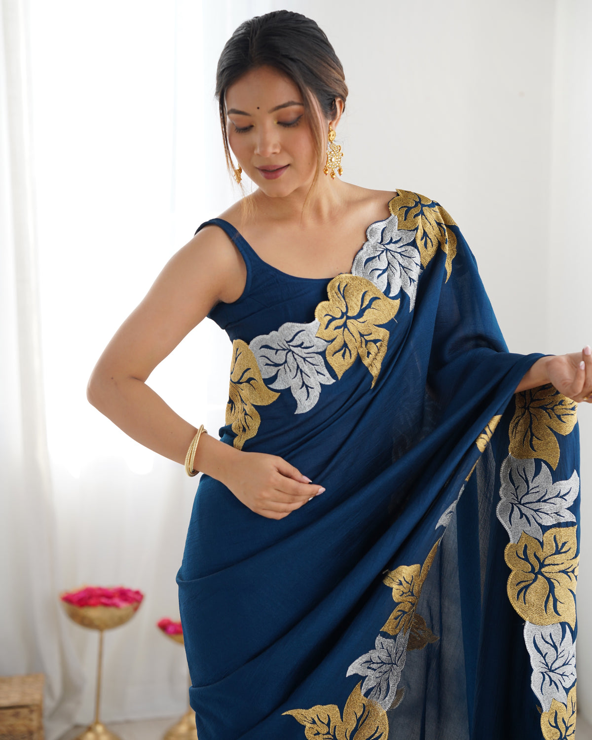 Urban Pallu Solid Poly Georgette Party Saree