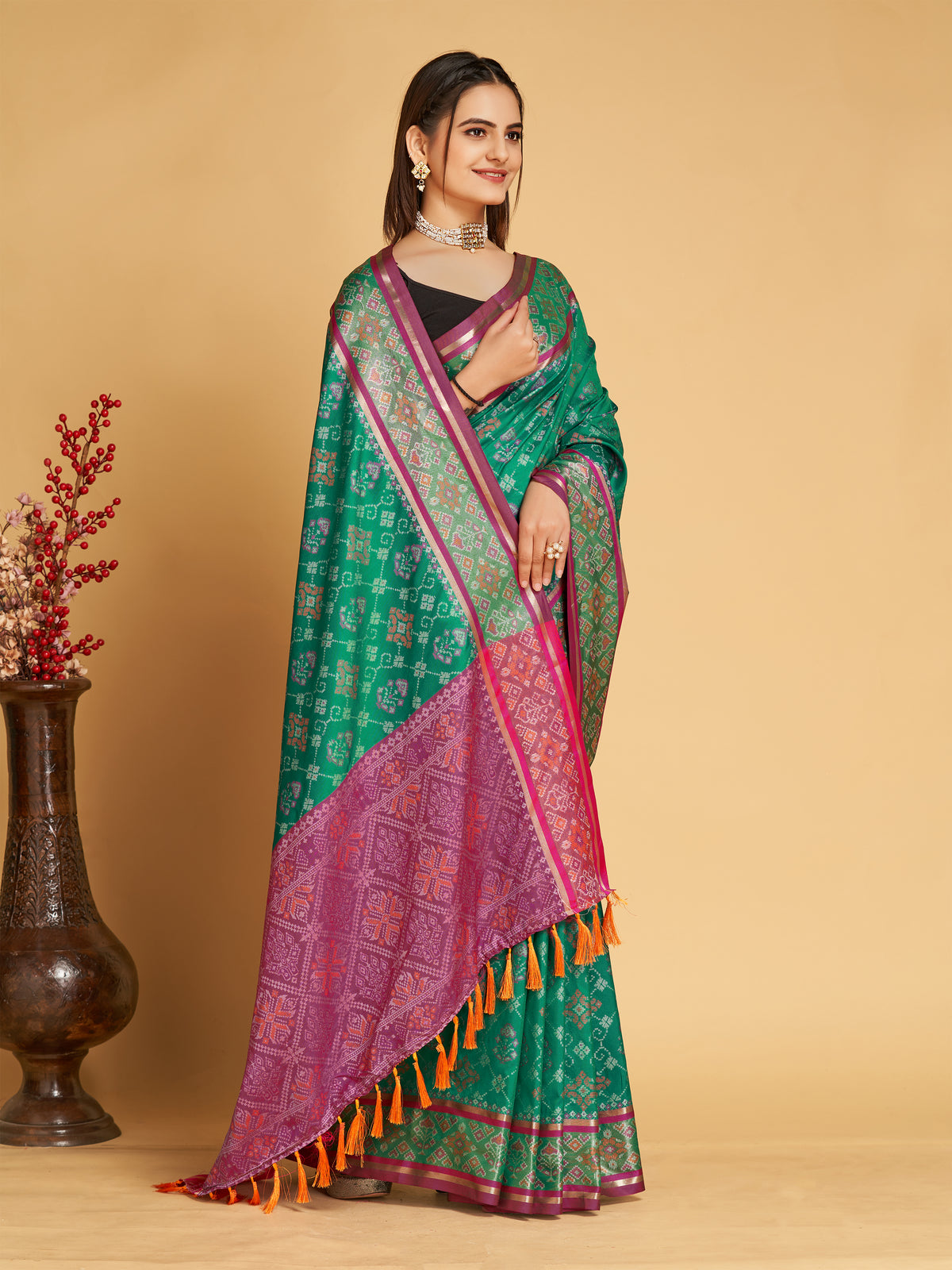 Urban Pallu Woven Design Silk Blend Party Saree