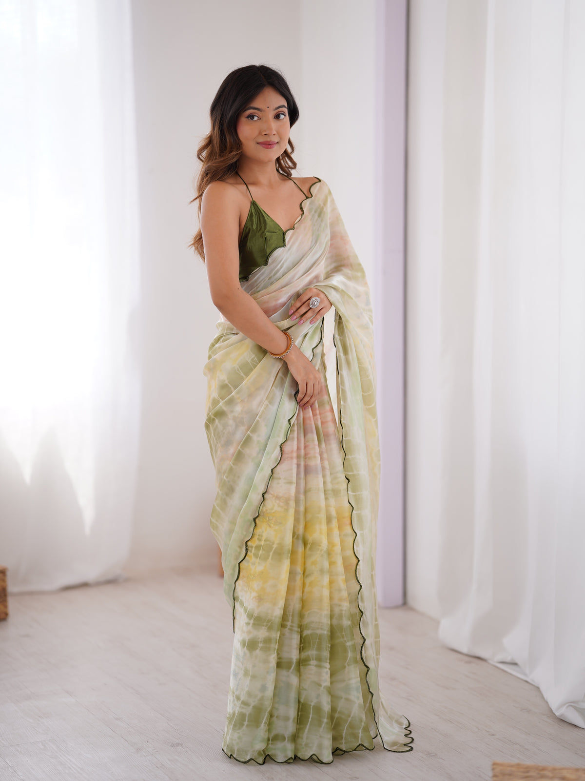 Urban Pallu Solid Organza Daily Saree