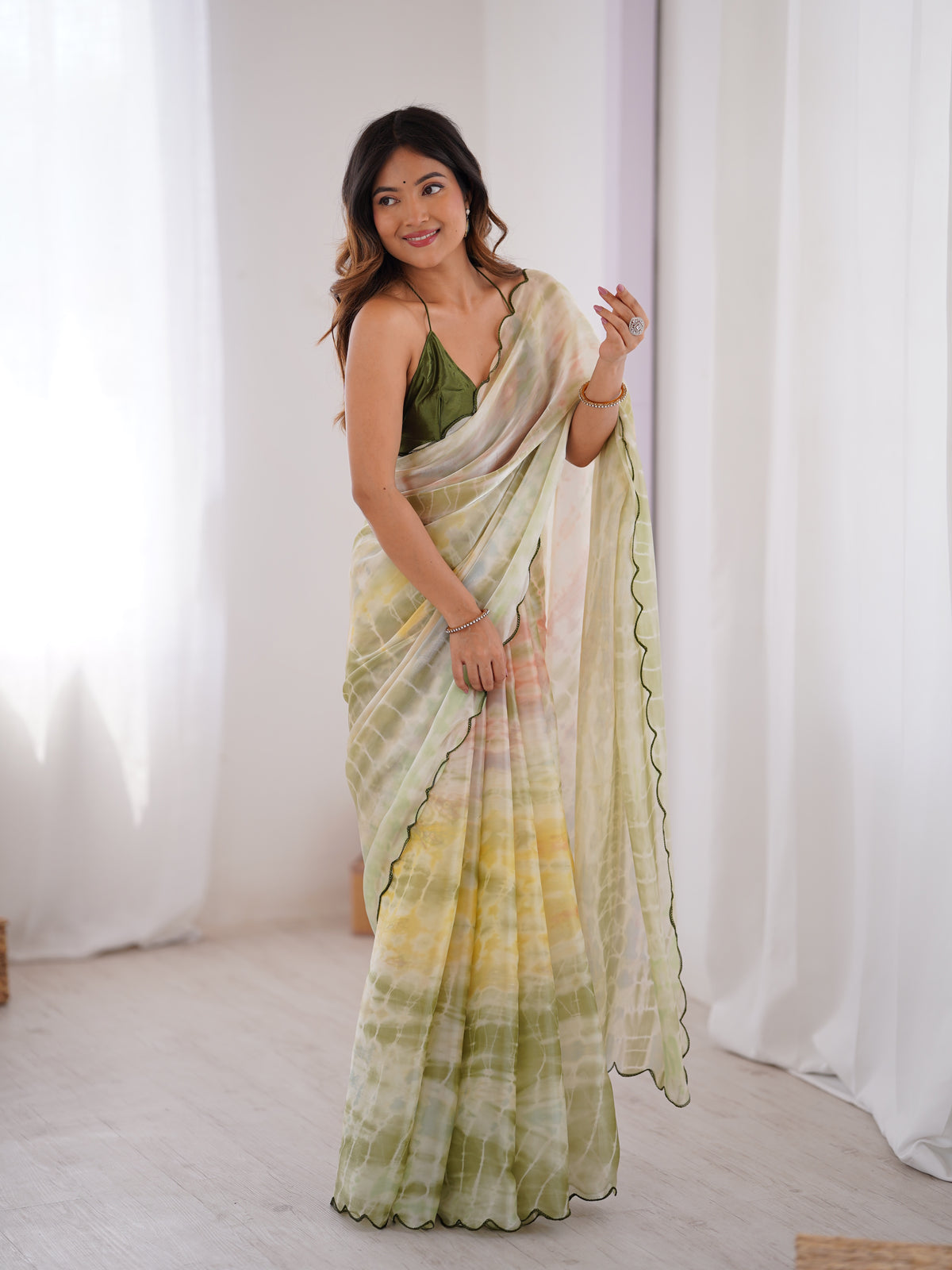 Urban Pallu Solid Organza Daily Saree