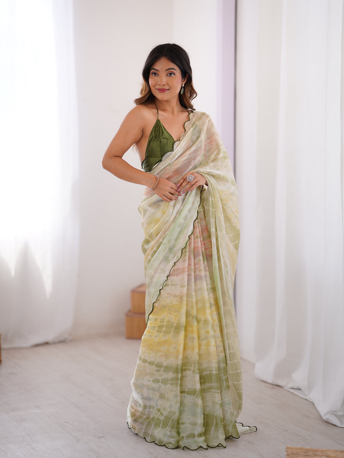 Urban Pallu Solid Organza Daily Saree