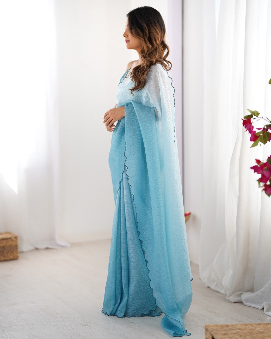 Urban Pallu Solid Silk Blend Party Saree