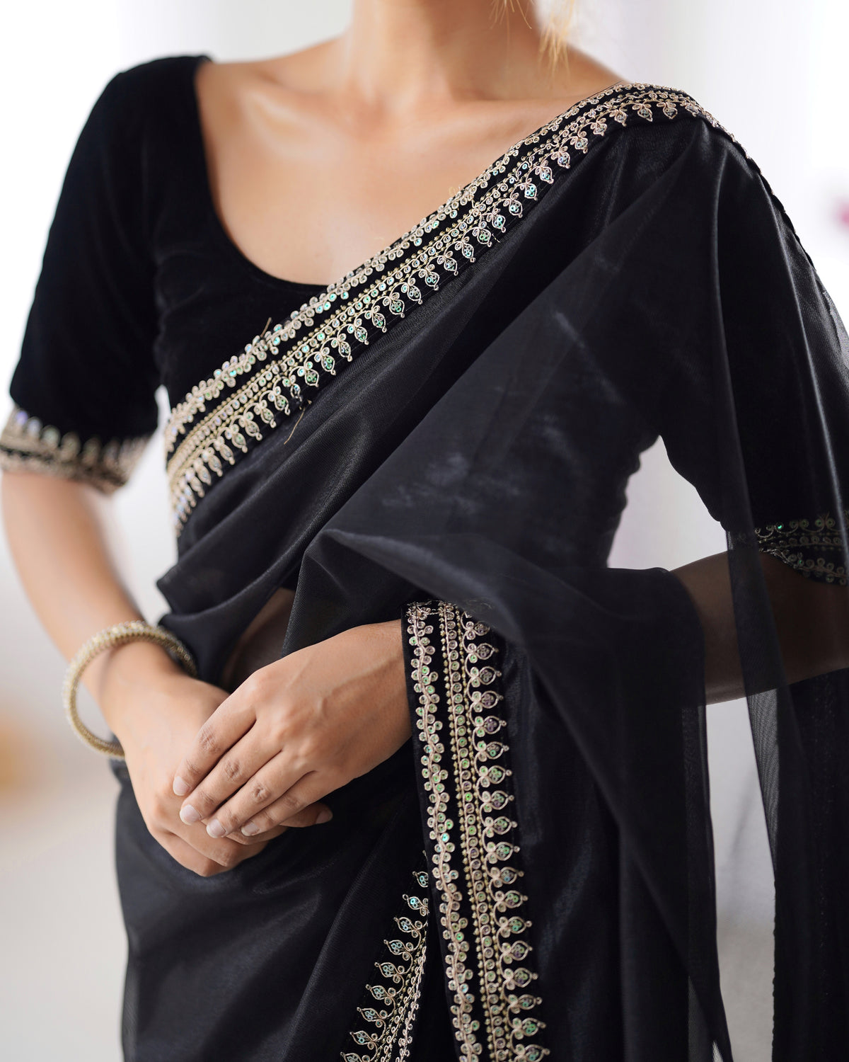 Urban Pallu Solid Poly Georgette Daily Saree