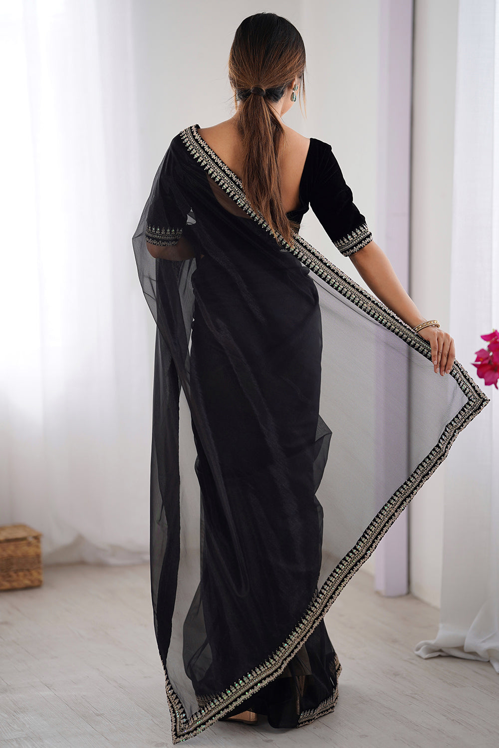 Urban Pallu Solid Poly Georgette Daily Saree