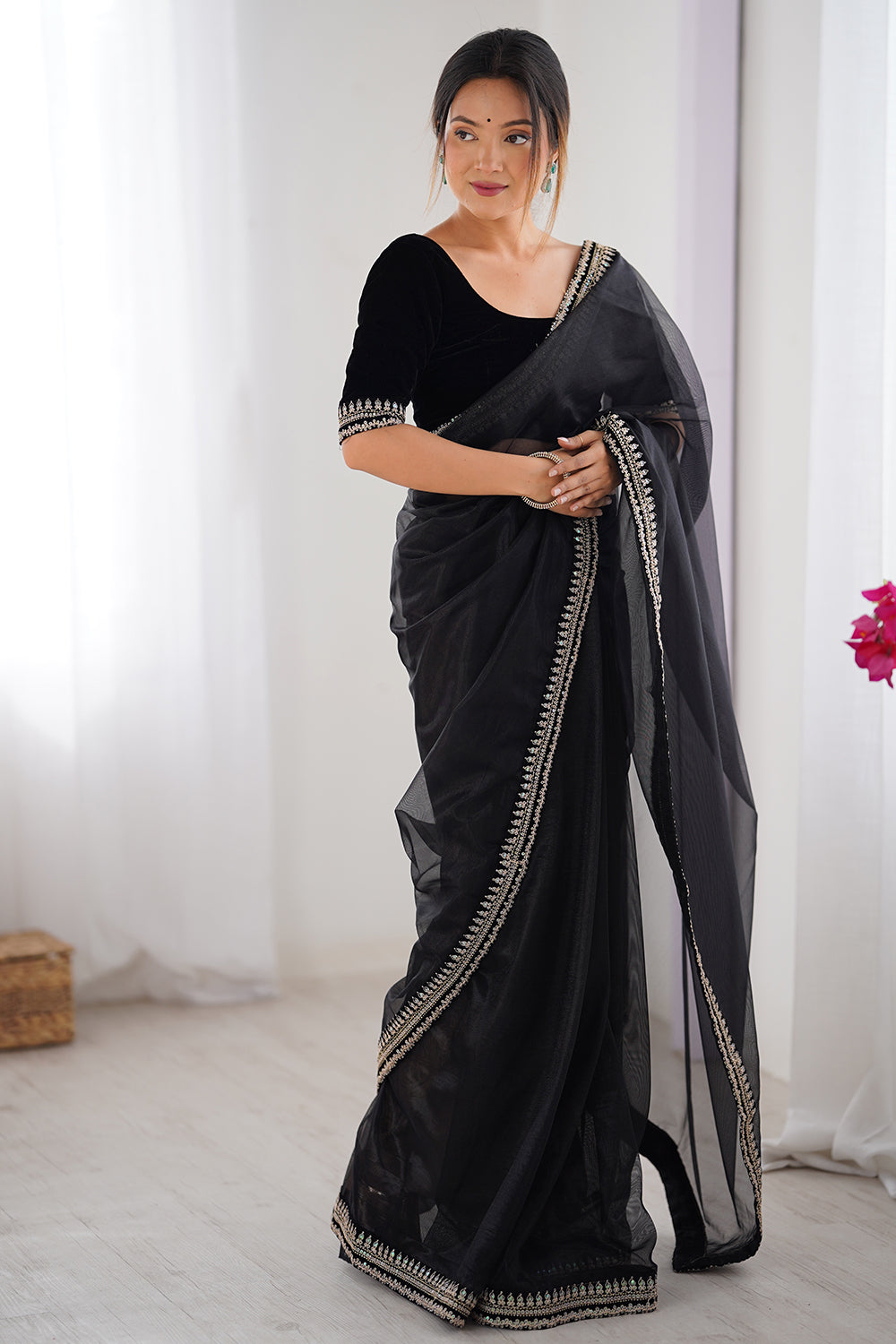Urban Pallu Solid Poly Georgette Daily Saree