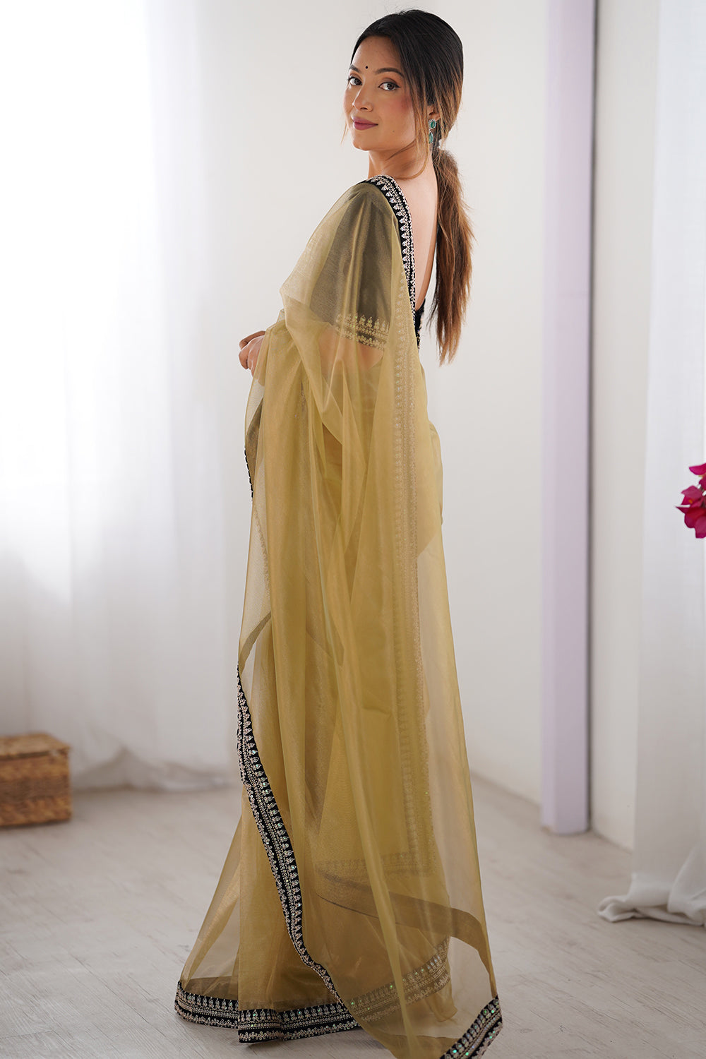 Urban Pallu Solid Poly Georgette Daily Saree