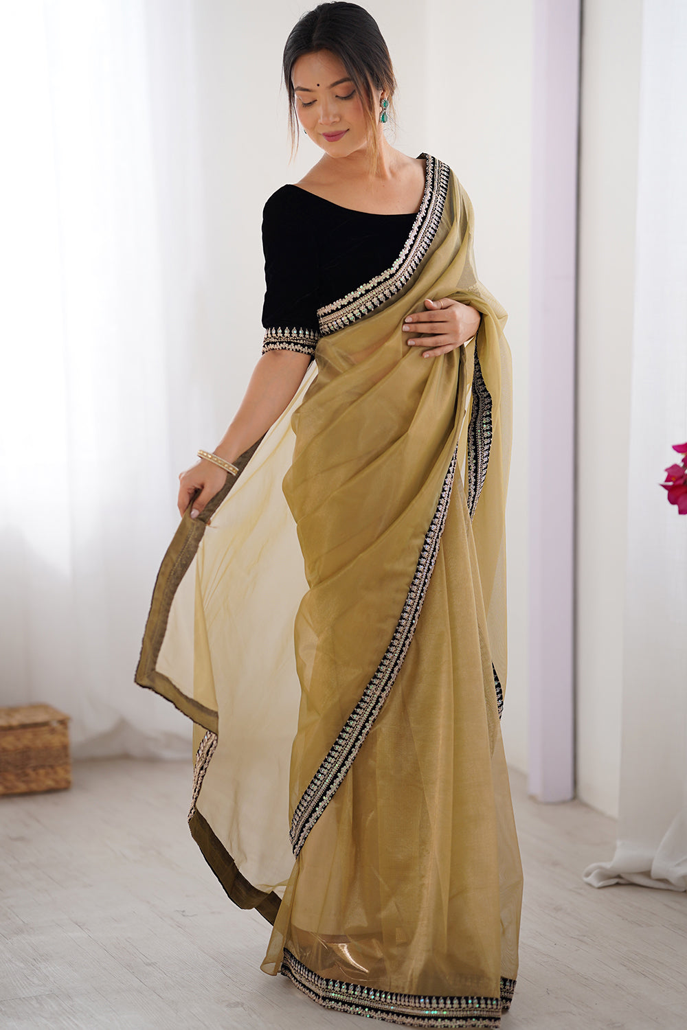 Urban Pallu Solid Poly Georgette Daily Saree