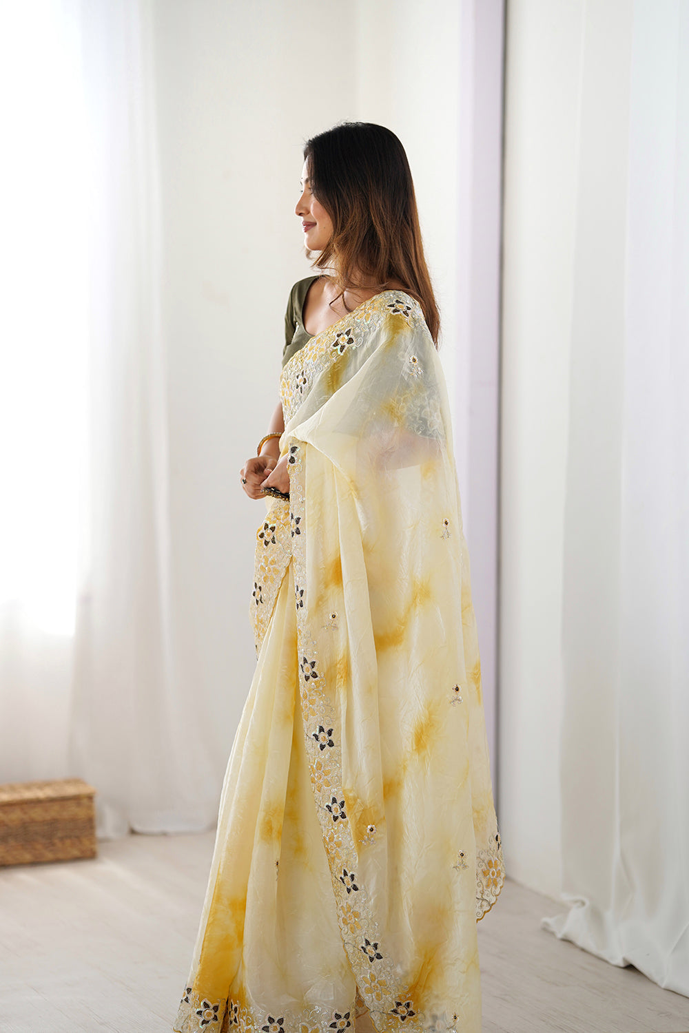 Urban Pallu Embroidered Poly Chiffon Daily Saree