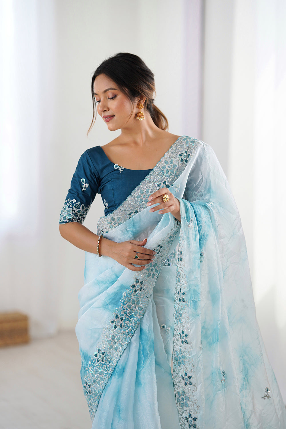 Urban Pallu Embroidered Poly Chiffon Daily Saree