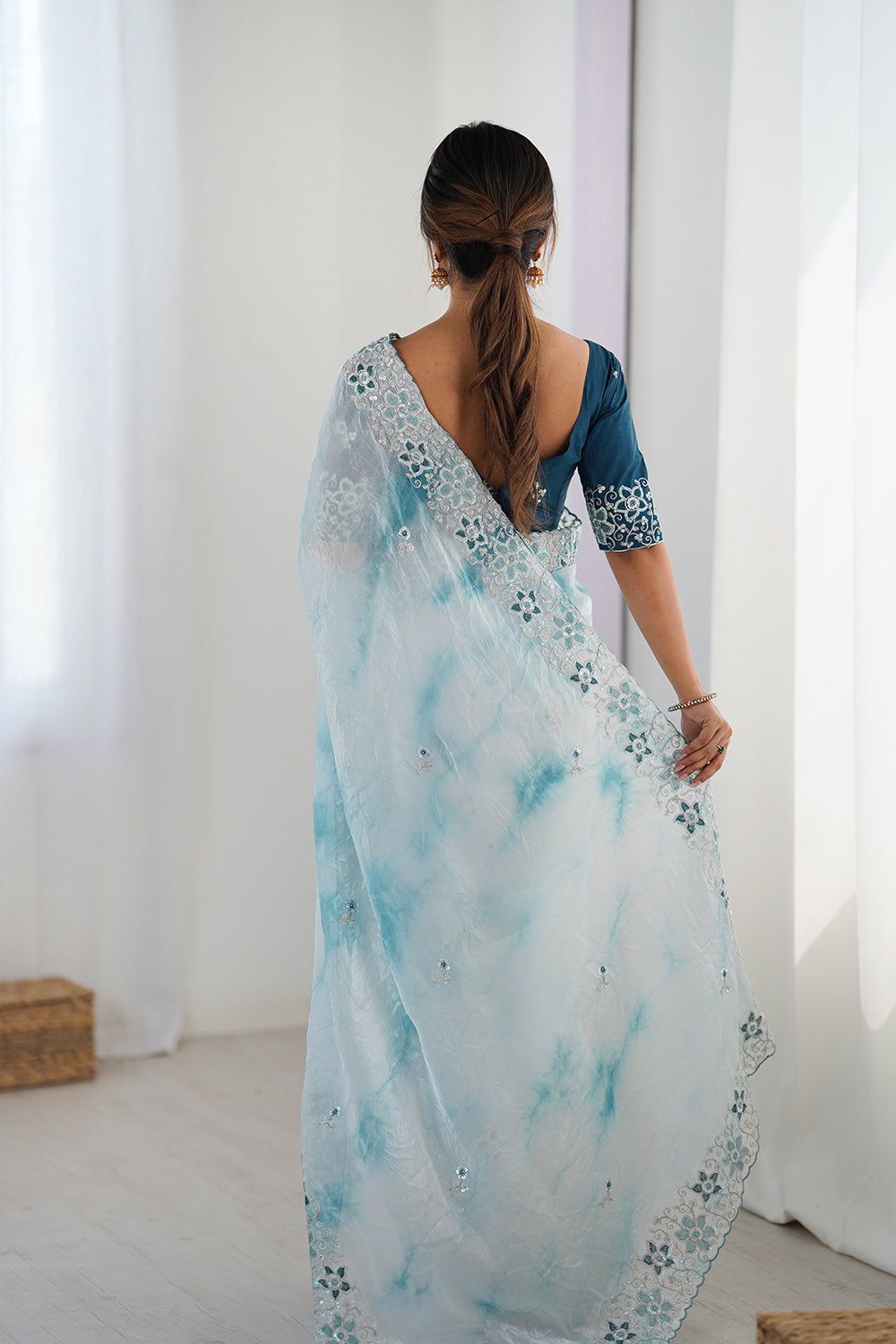 Urban Pallu Embroidered Poly Chiffon Daily Saree