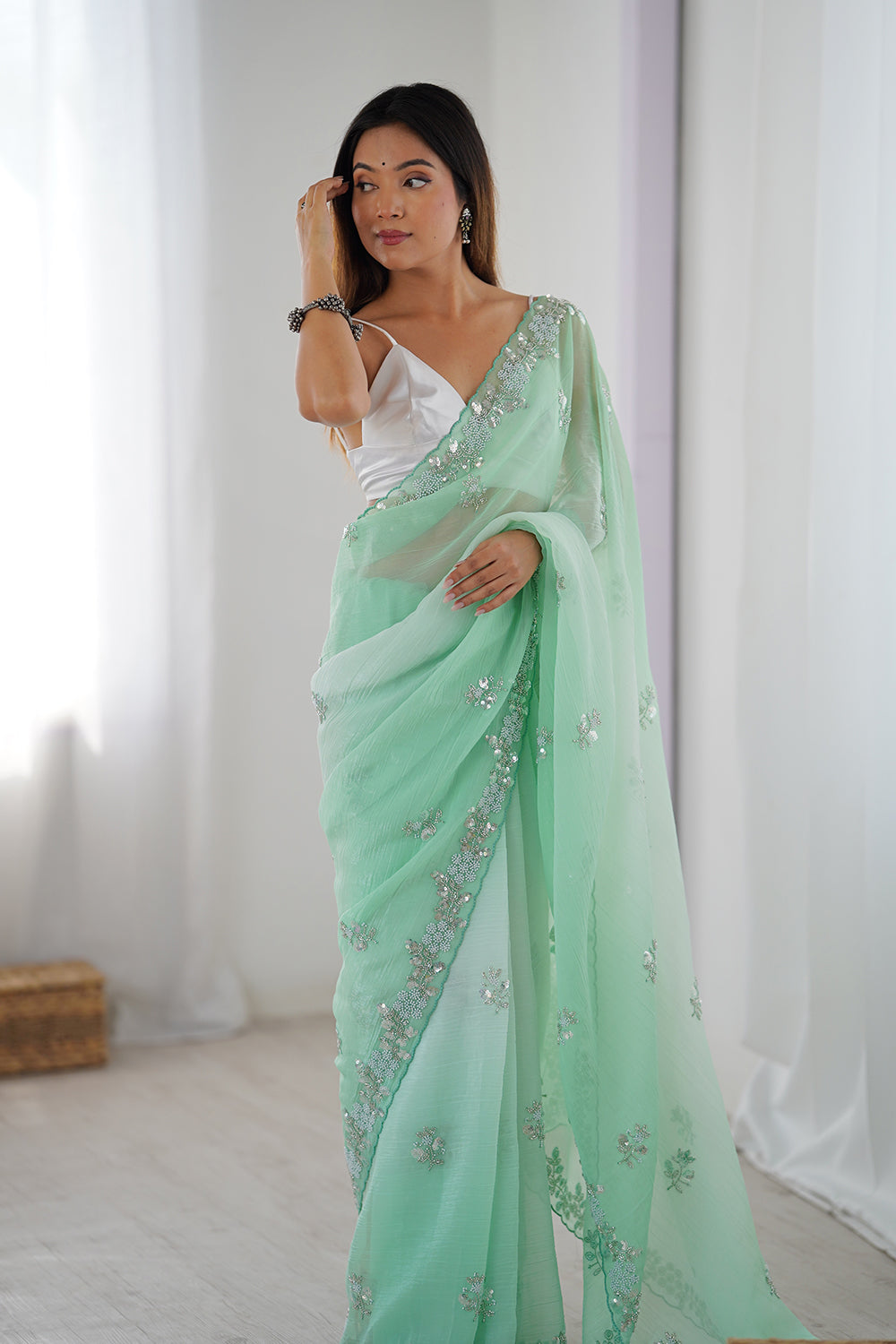 Urban Pallu Solid Poly Chiffon Daily Saree