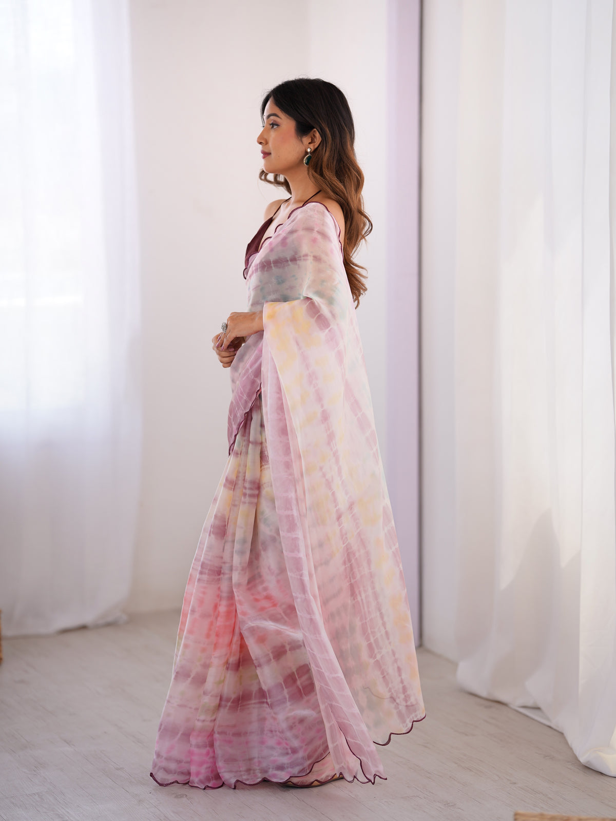 Urban Pallu Solid Organza Daily Saree