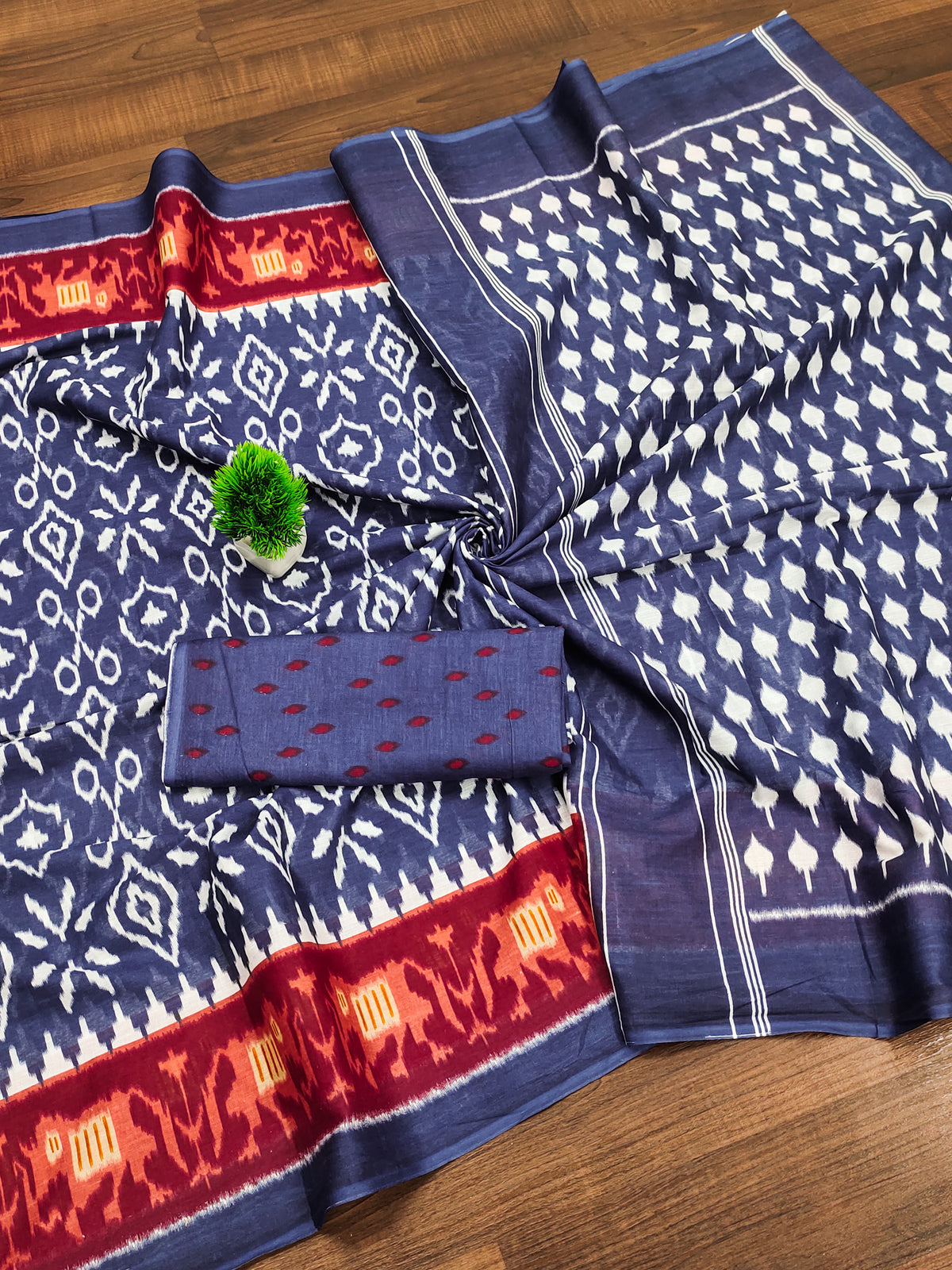 Urban Pallu Woven Design Pure Cotton Daily Saree