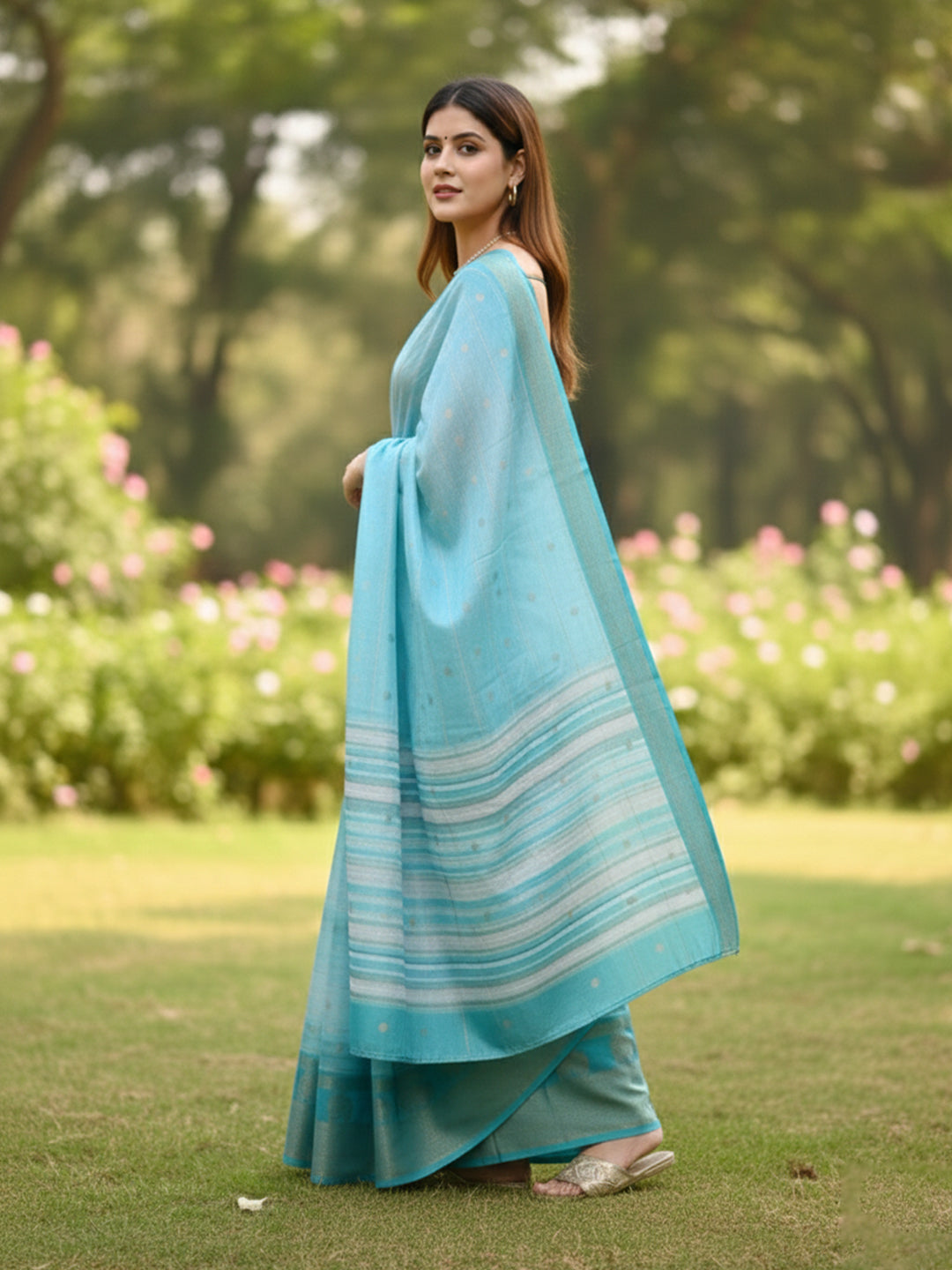 Urban Pallu Floral Sequinned Silk Blend Fusion Saree