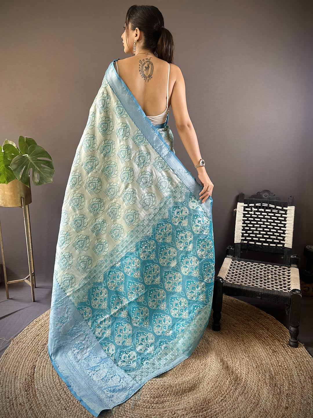 Urban Pallu Woven Design Silk Blend Traditional Saree