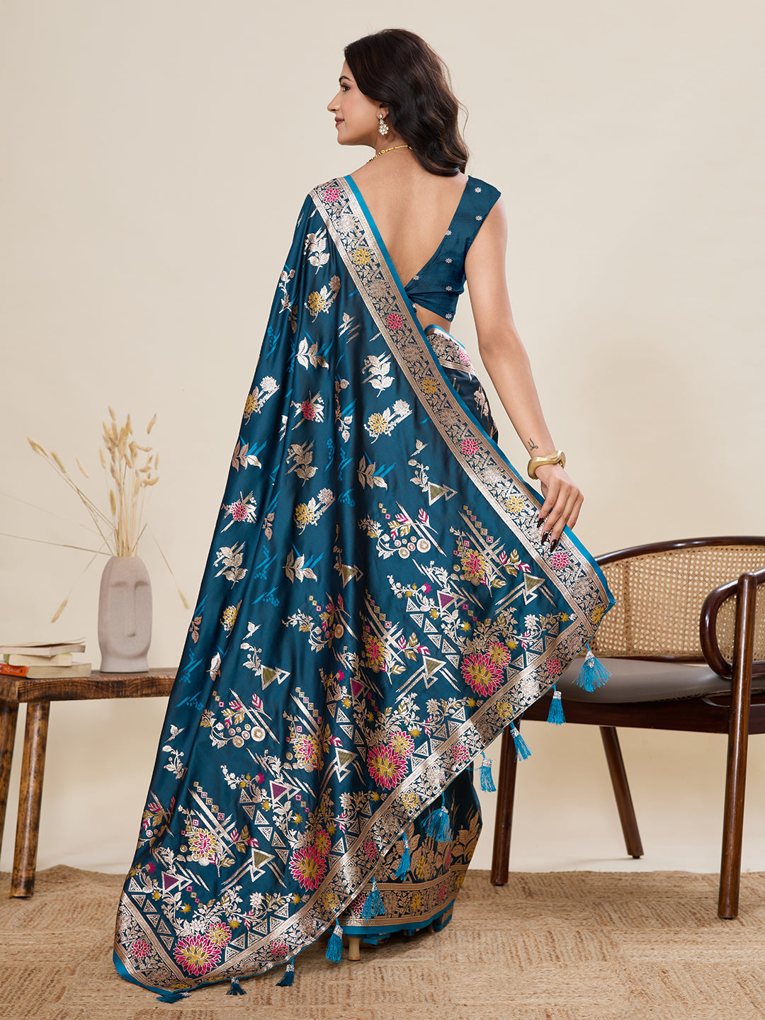 Urban Pallu Woven Design Silk Blend Party Saree