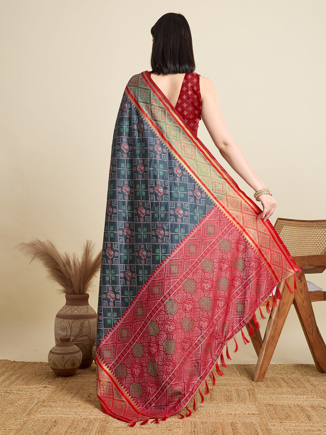 Urban Pallu Woven Design Silk Blend Party Saree